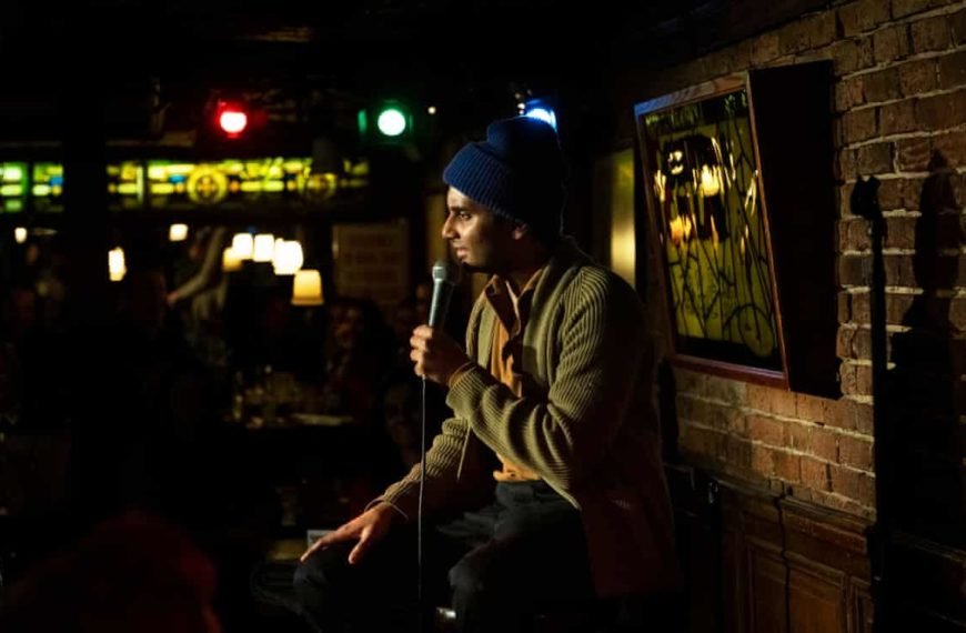 The ‘Nightclub Comedian’ Aziz Ansari Portray His Ideas In His Cynical Way – Check Reactions And Reviews
