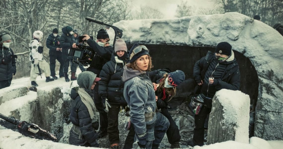 Black Crab Trailer: Noomi Rapace Tries to Sneak a Secret Package on a Frozen Archipelago in a Post Apocalyptic World Fighting War