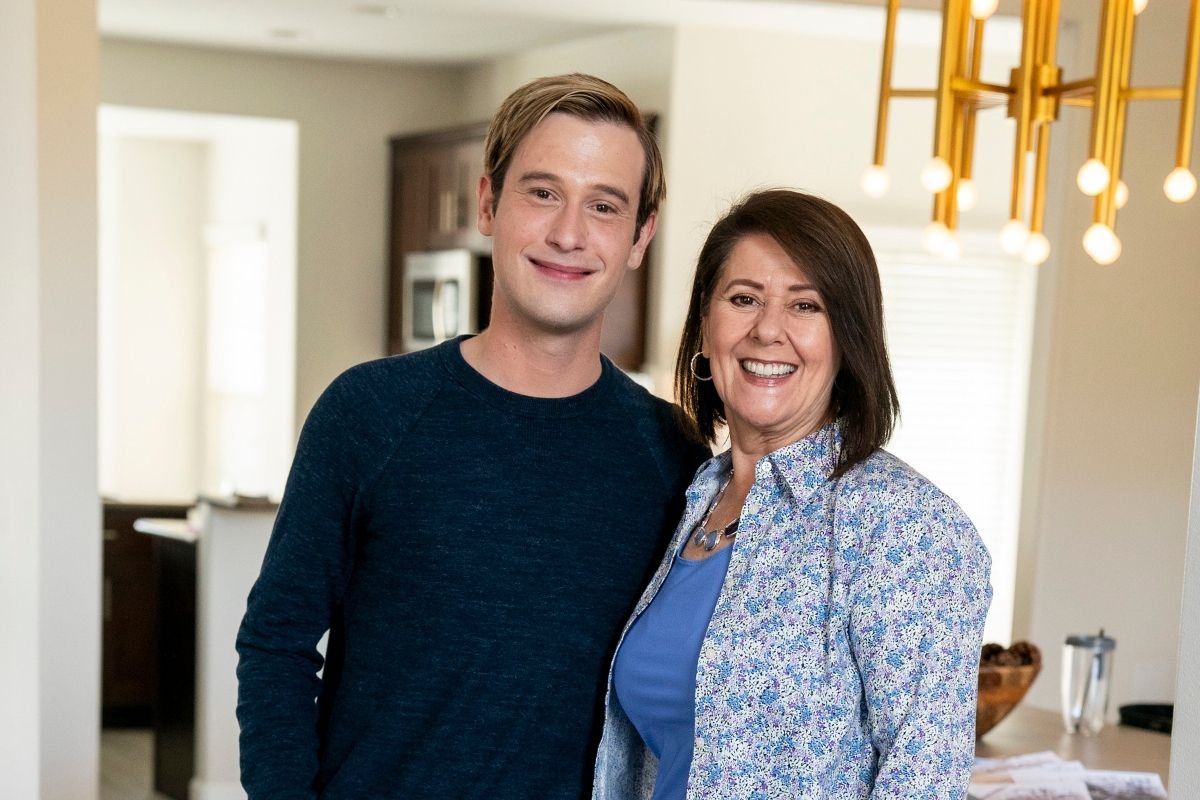 Life After Death' on Netflix: The Harsh Truth of Tyler Henry's Mother,  Theresa - Netflix Junkie