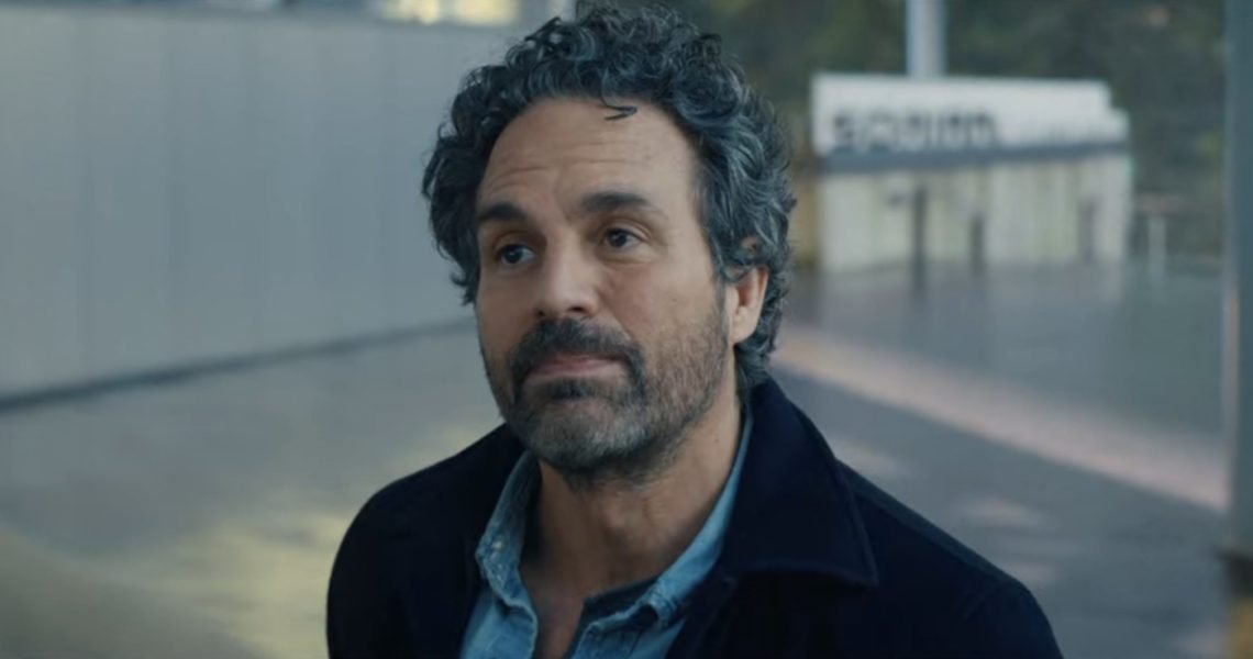Mark Ruffalo Winks for Netflix and Fans Go Into a Frenzy: “Just do it, Mark!!”