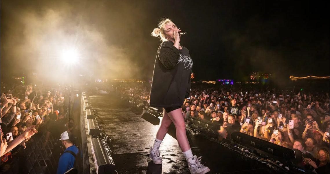 “It makes my skin crawl”: Billie Eilish Channels Her Inner Music Fan, as She Echoes What All of Us Think About Singers Performing on Stage and Festivals