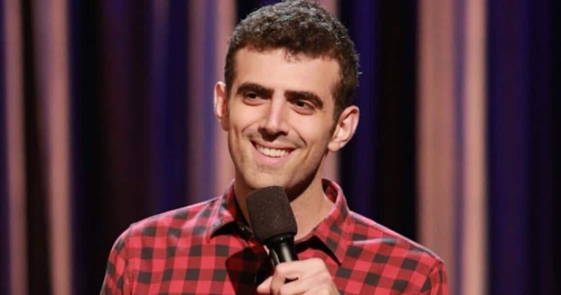 “You borrowed money from your mother recently”: Sam Morril Hilariously Calls Out Audience on the Dave Chappelle Controversy, Says ‘’He makes $24 Million a special’’