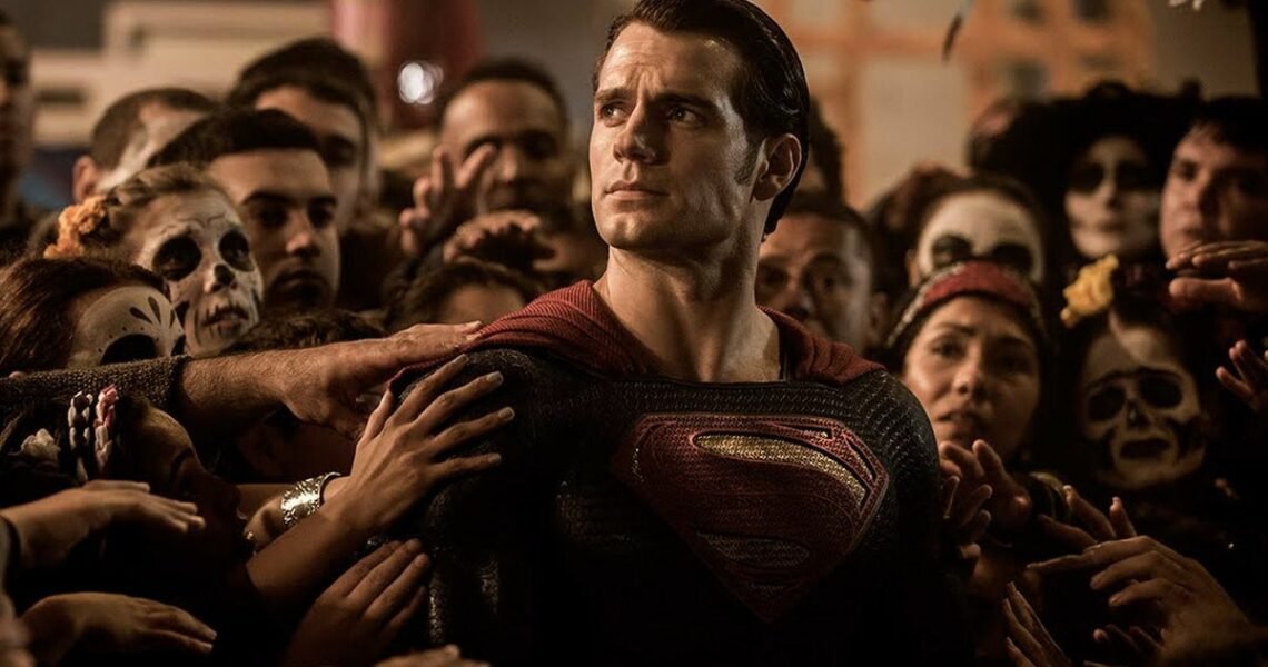 Henry Cavill Returning to DCEU With Black Adam Will Resolve a Major Justice League Blunder