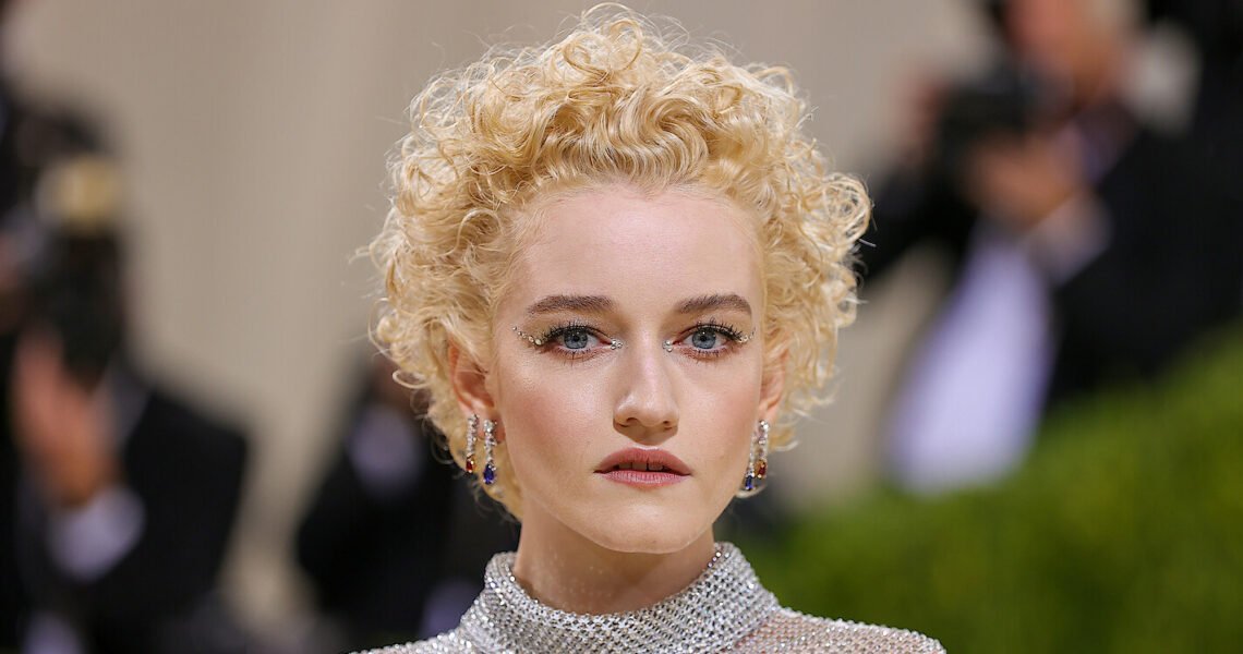 Julia Garner Went Through a Major Transformation for Her Role in ‘Ozark’, but Did She Also Wear a Wig?