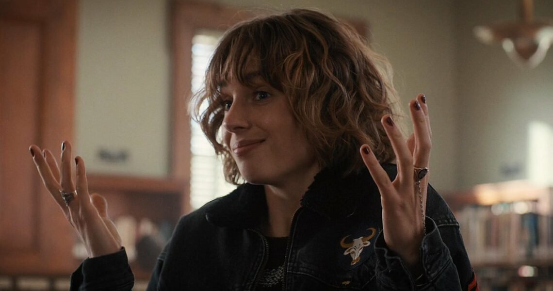 Maya Hawke Sides With Millie Bobby Brown Over Her Game of Thrones Comment On Stranger Things