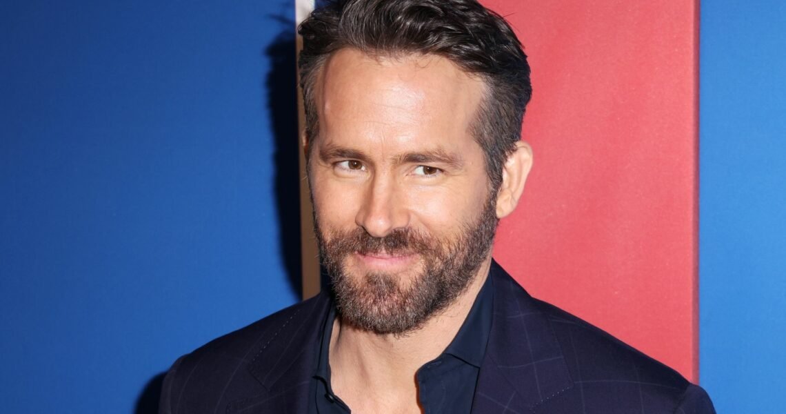 When Ryan Reynolds As Deadpool Mimicked Hugh Jackman To Get Votes For Sexiest Man Alive