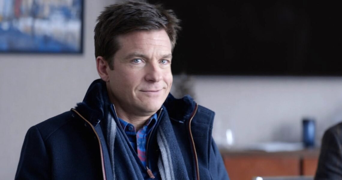 Everyone is playing grab a**" - When Jason Bateman Got Candid About Working  with Jennifer Aniston In 'Office Christmas Party' - Netflix Junkie