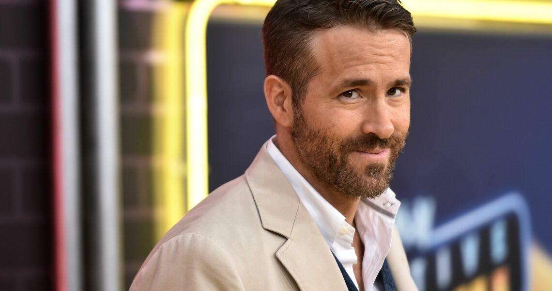 “Get the fu*k out of my house“ – Ryan Reynolds Once Showcased an Ingenious Trick for Guests Who Overstay Their Welcome
