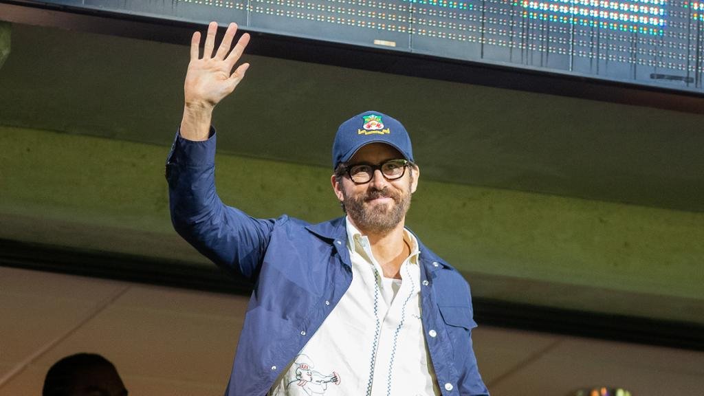 After Expressing Interest in Buying, Ryan Reynolds Receive Applause at Senators Game
