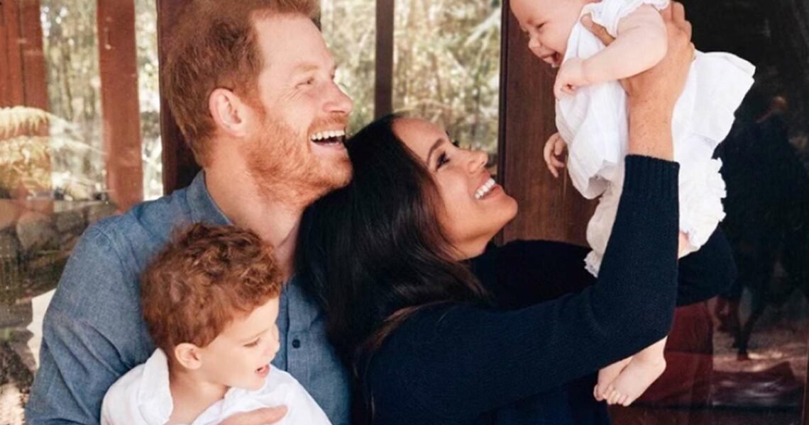 AWWDORABLE! Twitter Swoons Over the Viral Clip of Prince Harry and Meghan Markle Visiting Horse Stable With Archie and Lilibet