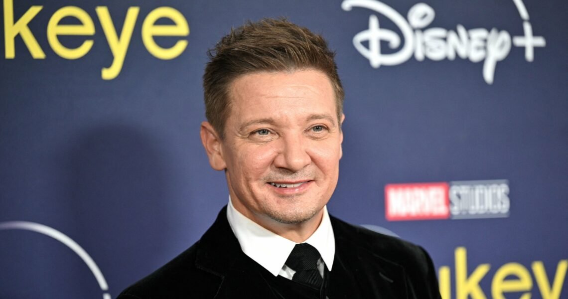 Jeremy Renner’s Fans Pour Love as Marvel Actor Is in ICU Post Snow Storm Related Accident