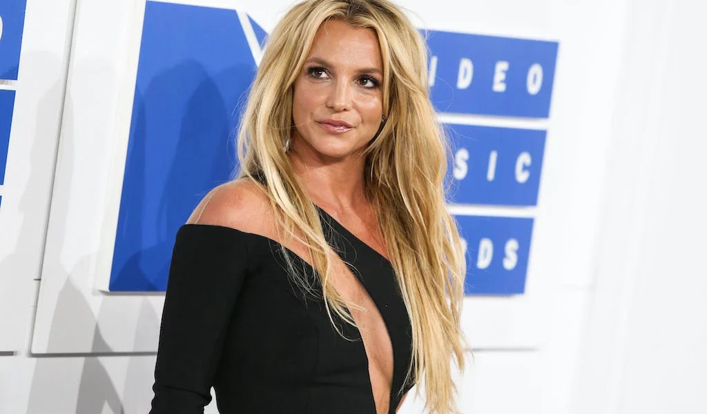 Instant Regret! Toxic Hitmaker Britney Spears Regrets Her Heart Tattoo, Says “it sucks” in New Video