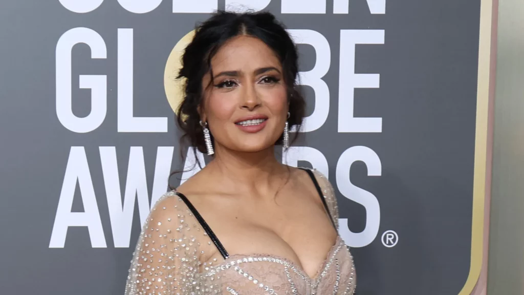 « Véritable fierté mexicaine » – Les fans sont fous de joie lorsque Salma Hayek s’offre un petit plaisir sur le tapis rouge des Golden Globe Awards 2023.