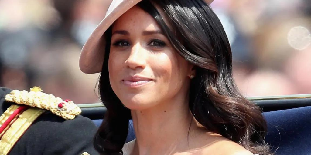 “When There’s a Camera..” – Body Expert Reveal How Meghan Markle Is in ‘Difficult Position’ When It Comes to the Royal Family