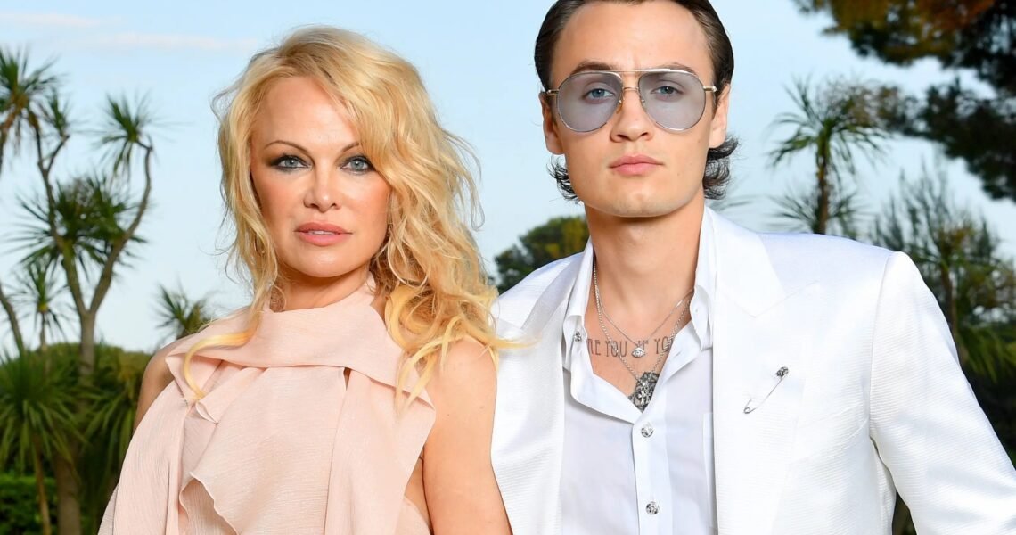 “I wish she would have” – Pamela Anderson’s Son Talks About the Notorious S*X Tape That Changed His Mother’s Career