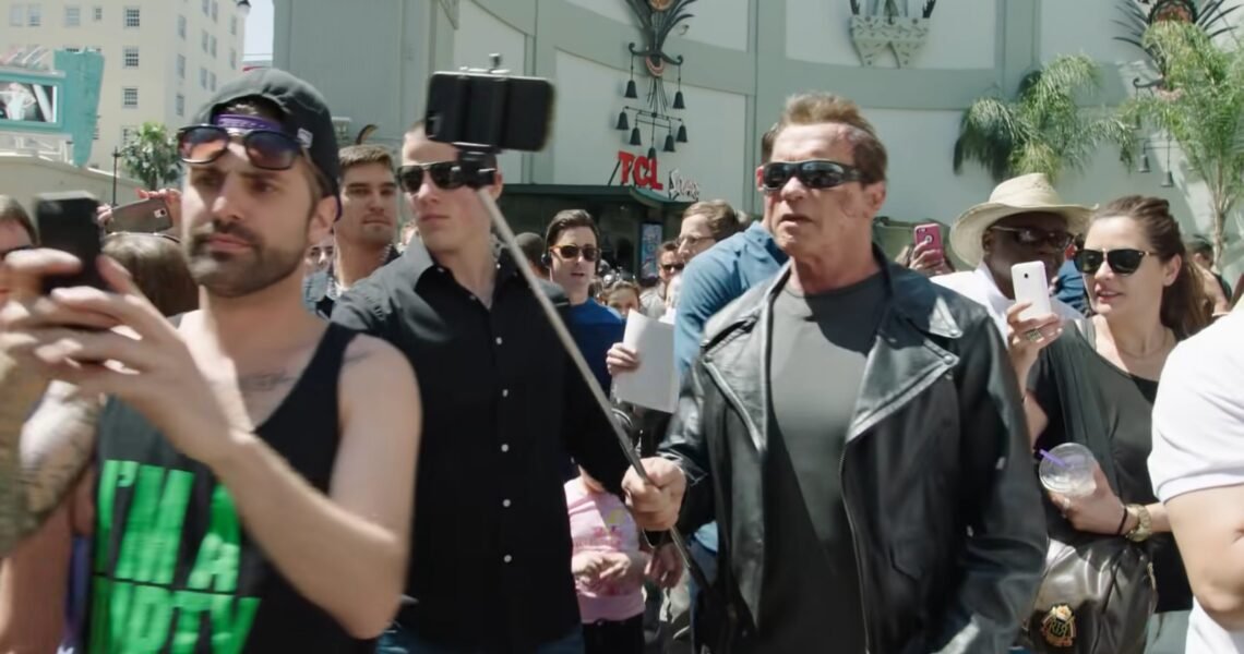 Throwback to the Time When Arnold Schwarzenegger Dressed as the Terminator to Mess With His Fans
