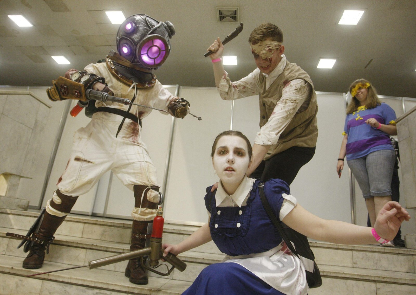 Fans dressed up as Bioshock characters at Kyiv Comic Con 2017