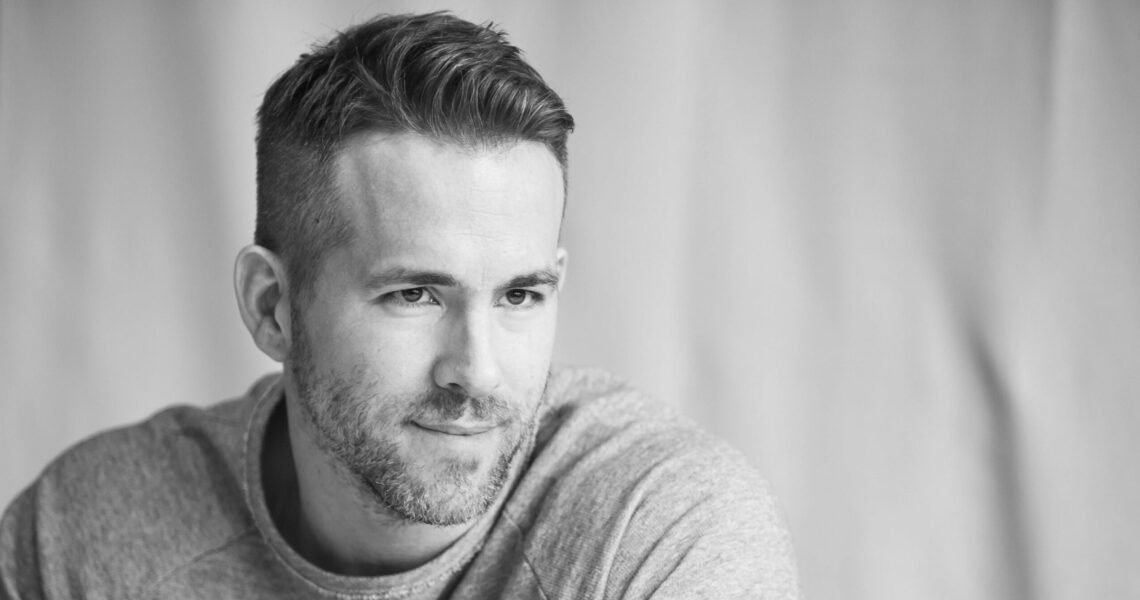 Twitter Gushes With Desparate Fans Demanding Ryan Reynolds Rom-Com Era to Make a Comeback