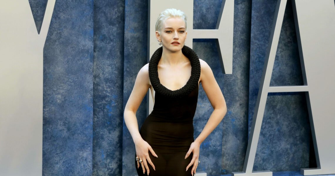 “I don’t want to tell” – Julia Garner Has Her Fingers Crossed for the Madonna Biopic